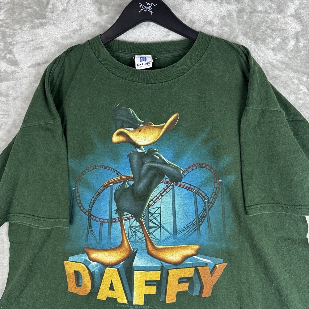 Vintage Warner Brothers Looney Tunes Daffy Duck Six Flags Mens Size XL 90s USA